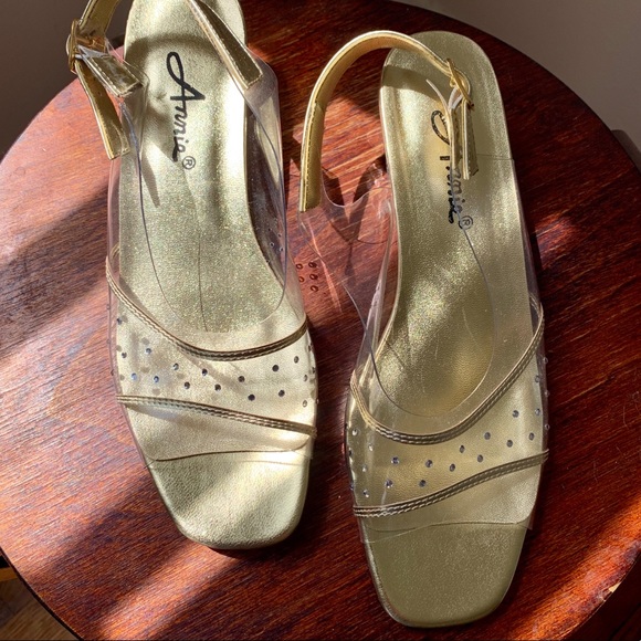 Vintage Clear & Gold PVC Lucite Block Heel Sandals - Picture 4 of 8